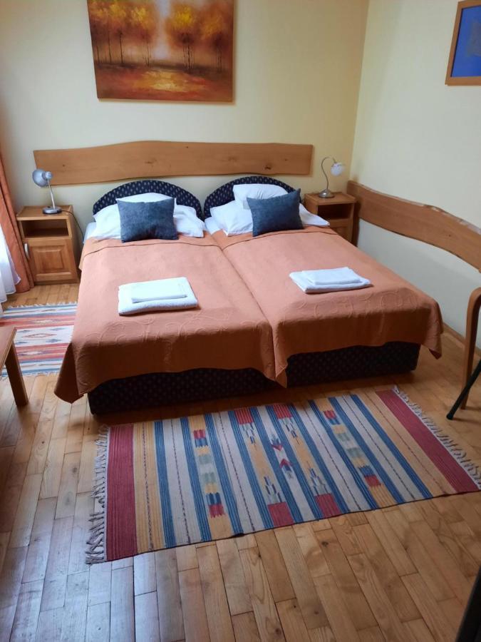 Hotel Diana Pécs Exterior foto