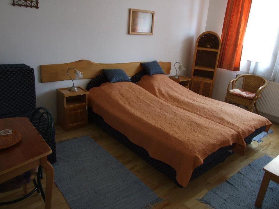 Hotel Diana Pécs Zimmer foto