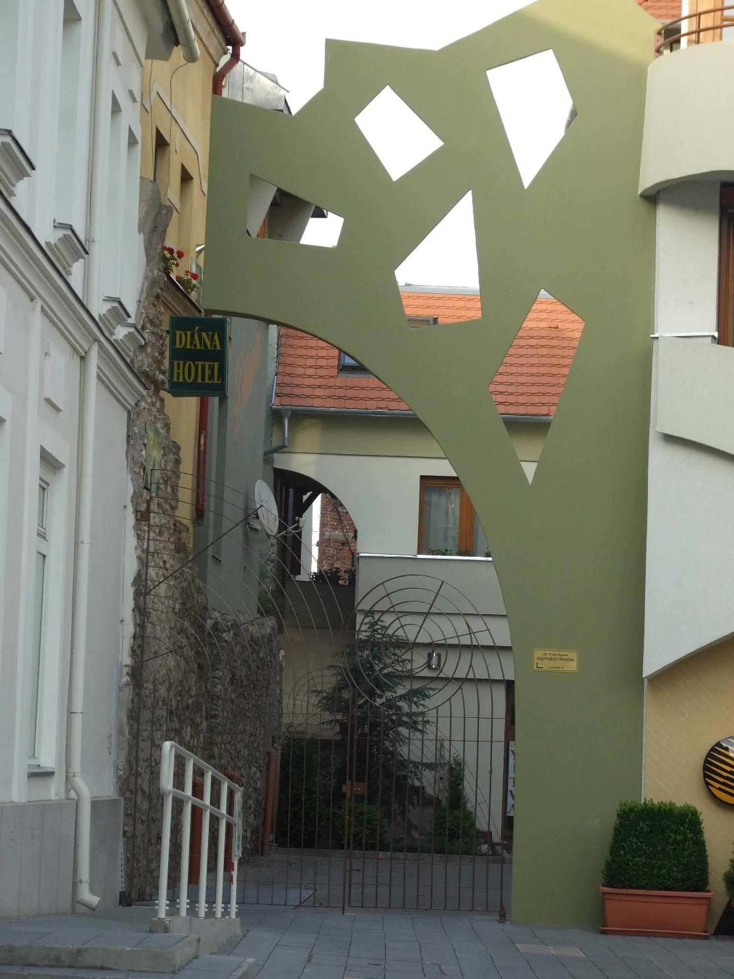 Hotel Diana Pécs Exterior foto